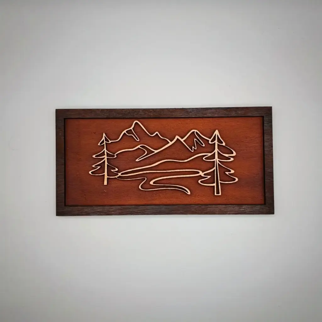 Cadre en bois, paysage de montagne 2